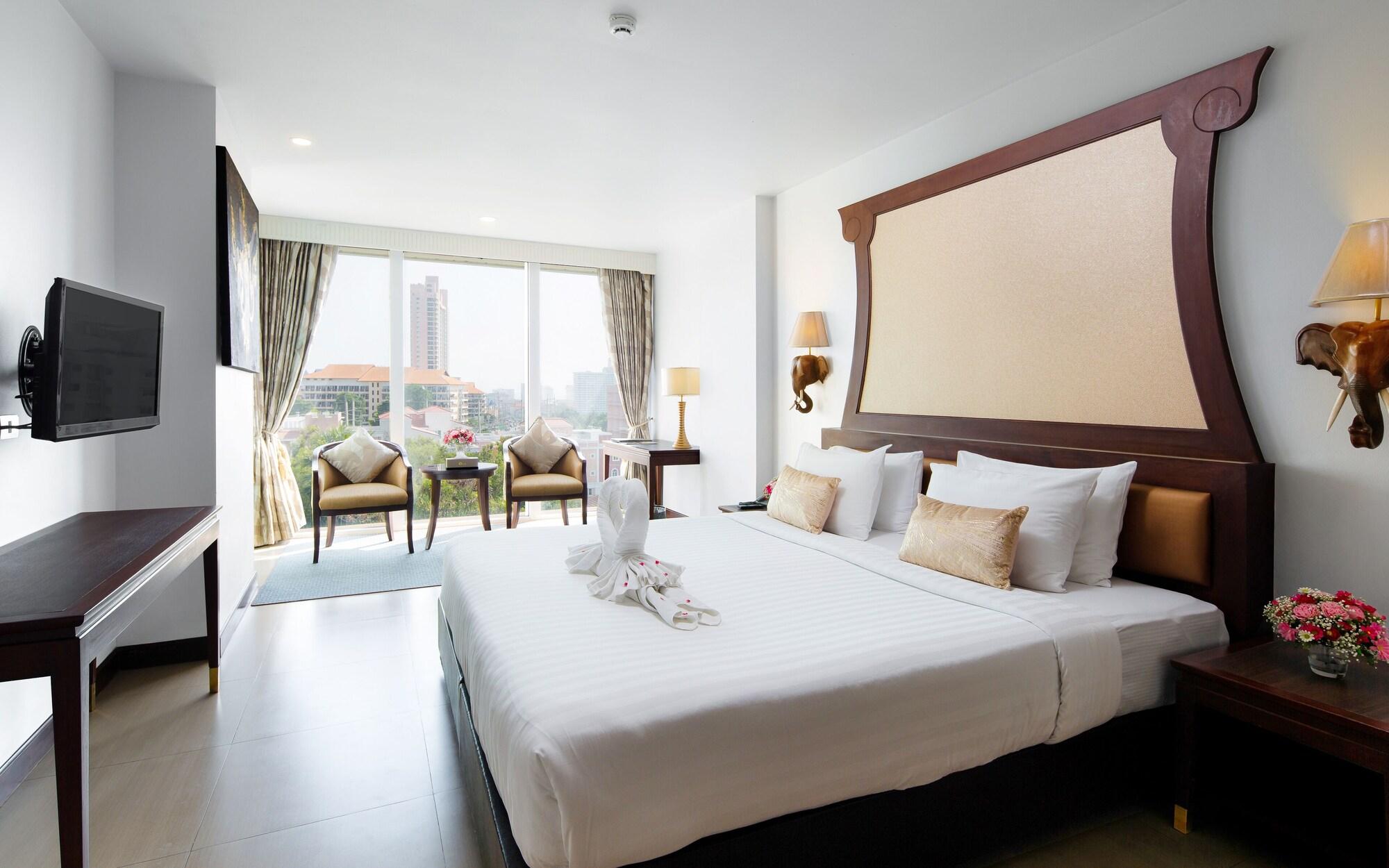 Aiyara Grand Hotel Pattaya Esterno foto